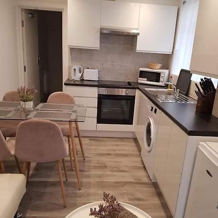 2 Bedroom Serviced Apartment 伦敦 外观 照片